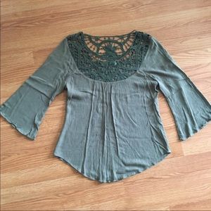 Green 3/4 bell sleeve top